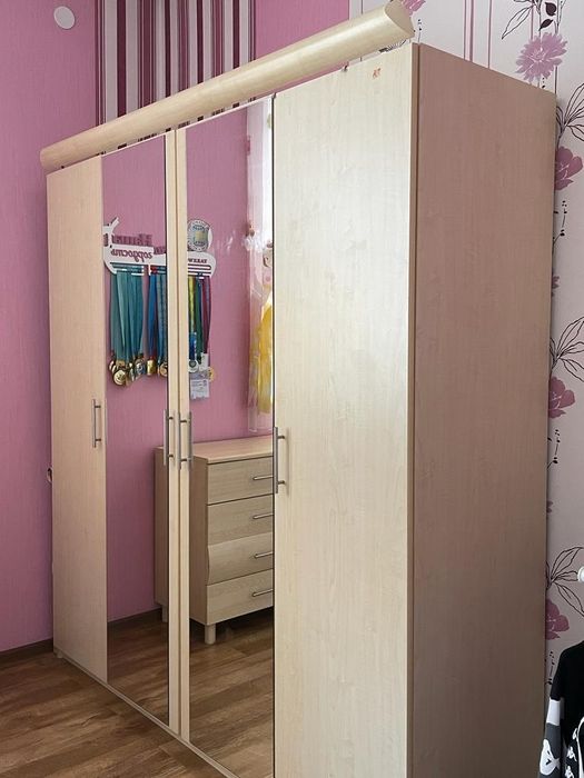 Спальный гарнитур