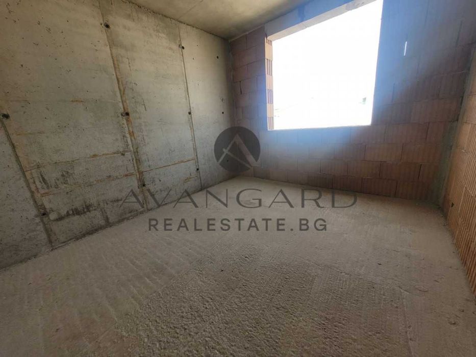 Продава се Тристаен апартамент в Пловдив, Кючук Париж - 85 кв.м за 1072 €/кв.м - Снимка #2