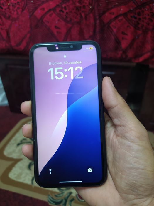Iphone xr 128gb region zp/a ideal holatda aybi yoʻq hamma joyi tinniq