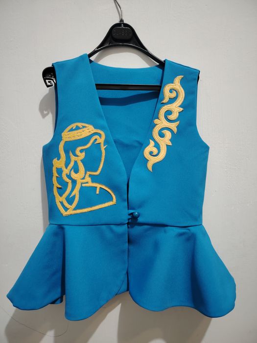 Жилет на 7-8 лет