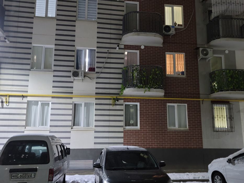 Assalom sohildan 2-qavatdan 2 xonali uy sotiladi