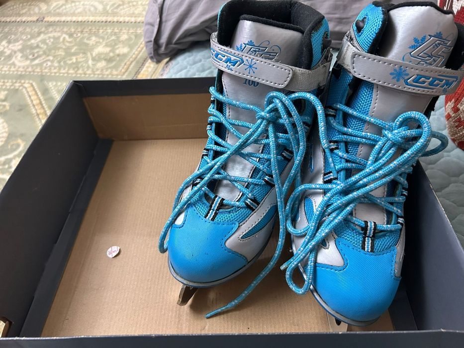 Коньки . Срочно!