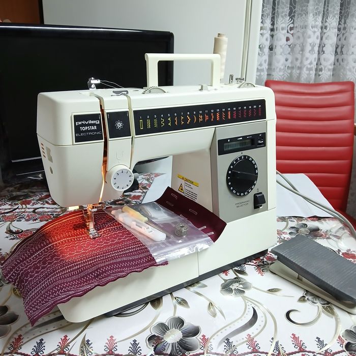 Masina de cusut PRIVILEG cu butoniera automata dintr-un singur pas