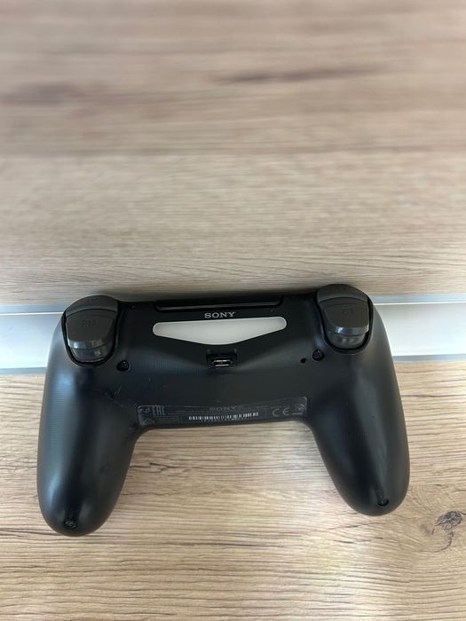 ОРИГИНАЛЕН SONY PS4 КОНТРОЛЕР
