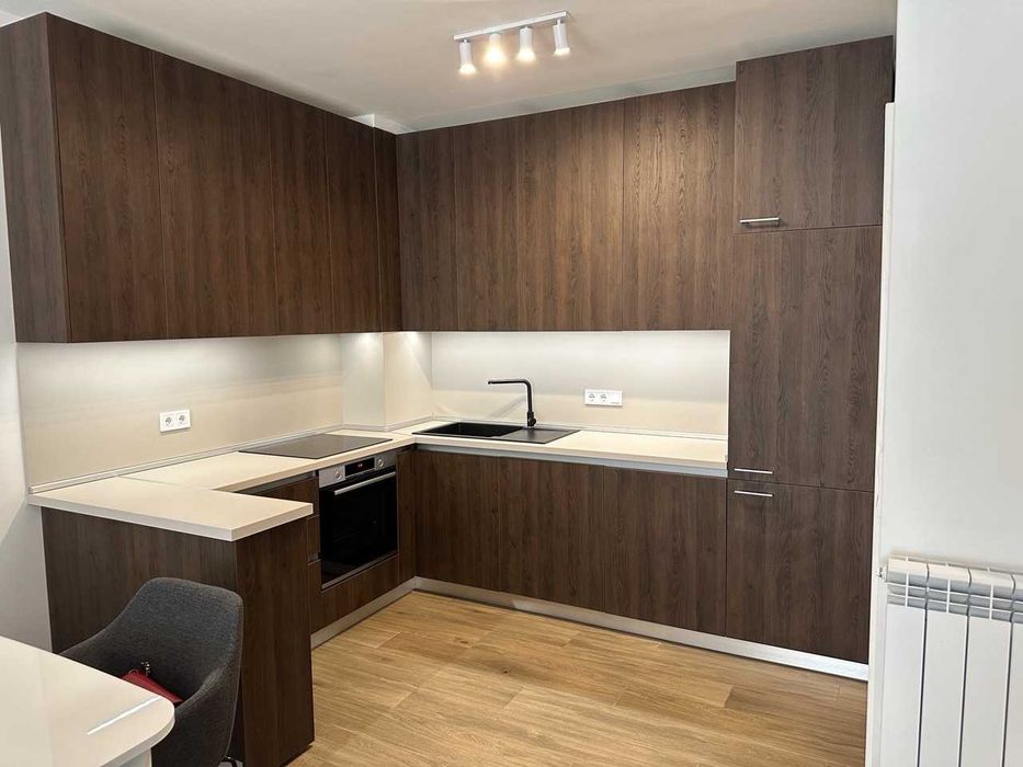 Дава се под наем Тристаен апартамент в София, Витоша - 100 кв.м за 1000 € - Снимка #4