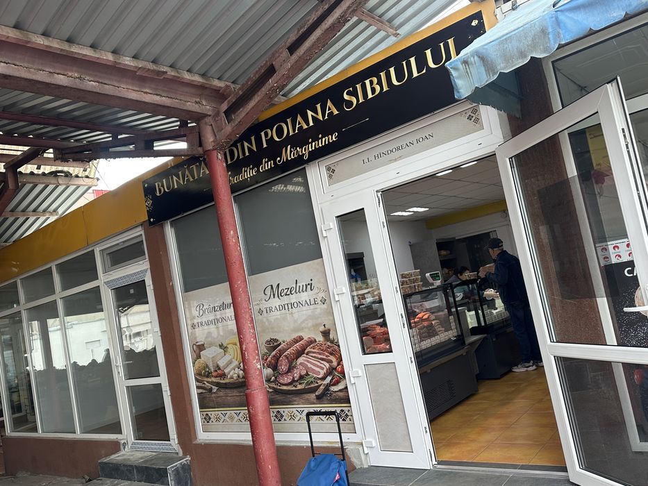 Inchiriez spatiu comercial piața obor