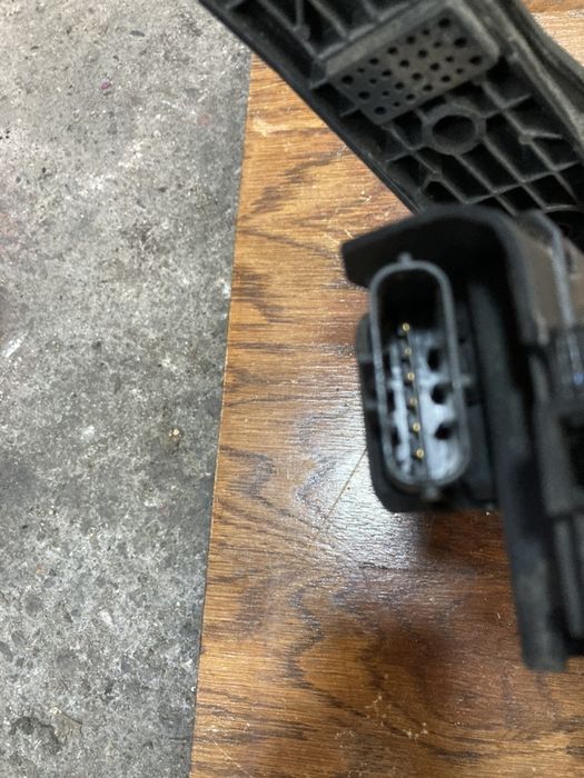 Vw golf 6 1.2tsi педал газ