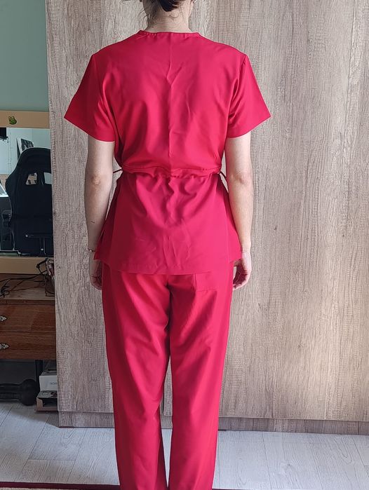 Продам медицинский костюм
