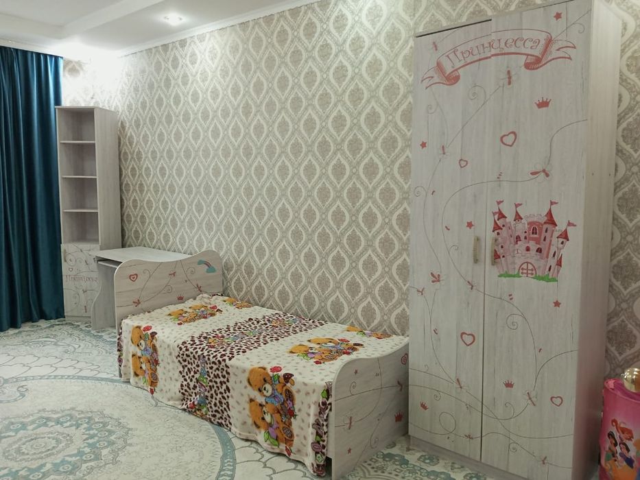 Продается гарнитур