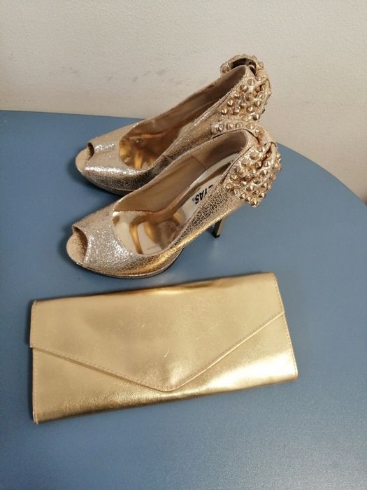 Обувки на ток и чанта