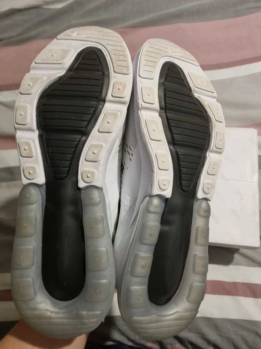 Nike Air Max 270 – Мъжки маратонки Размер 45.5 (UK 10.5) бели отлични