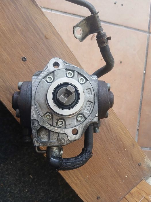 Pompa injectie toyota raav4 2007 +rampa injectoare senzori presiune