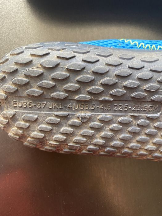 Продавам аква обувки Унисекс