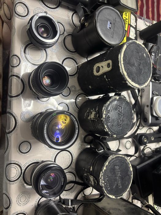 Camera Nikon FE corp SRL Aparat de fotografiat pe film 35mml