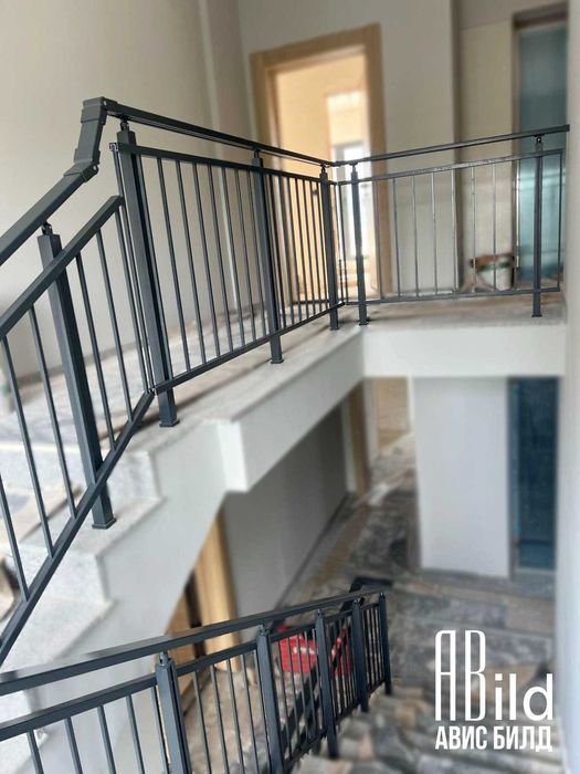 Алуминиеви и стъклени парапети на отлична цена