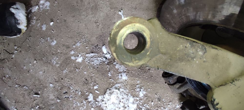 Цапфа кия рио 2004г.