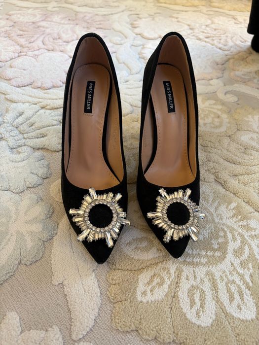 Эффектные вечерние туфли Miss Miller