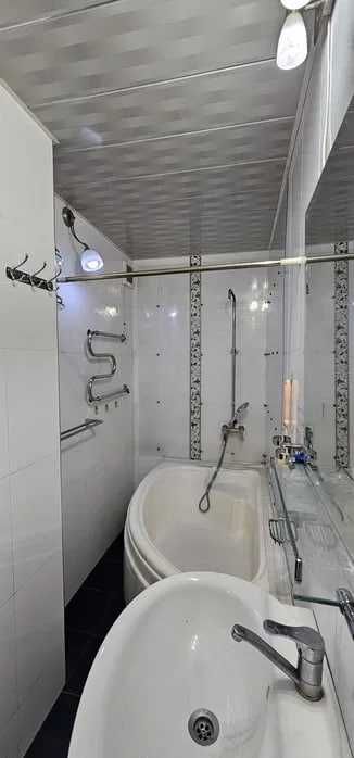 Мирзо Улугбек, Ялангач 3/2/5, Эко базар