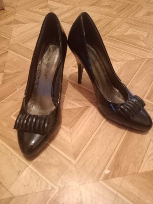 Обувь б/у отдаю бесплатно