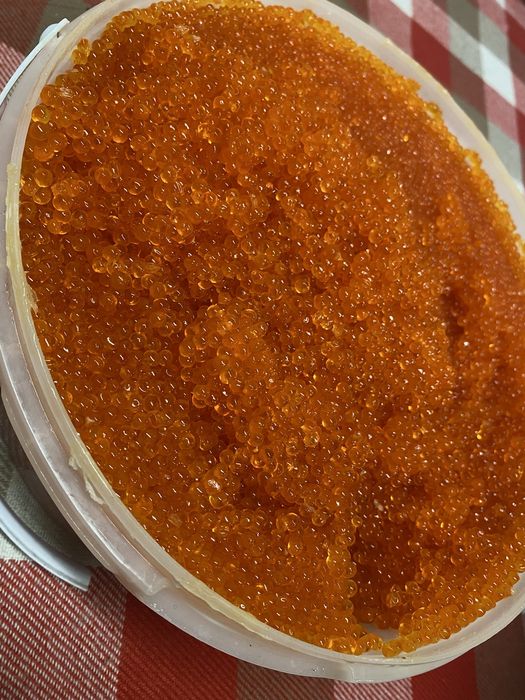 Раки живые,готовые,икра форели