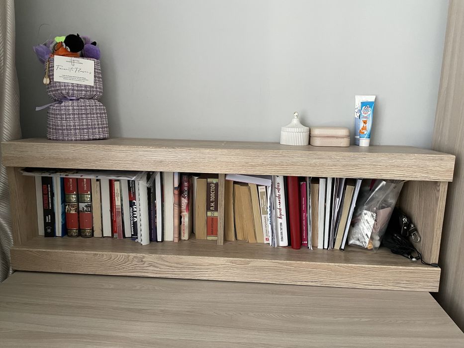 Полка книжная навесная