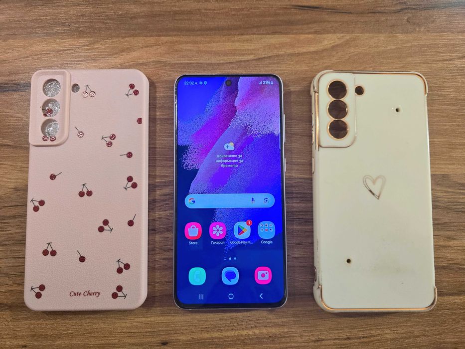 Телефон Самсунг Galaxy S21 FE, с повреда в задната камера