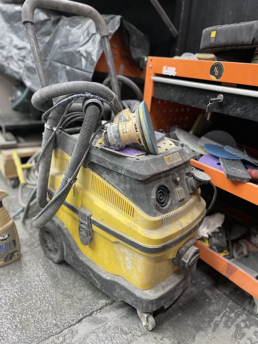 Vand scule vopsitorie auto