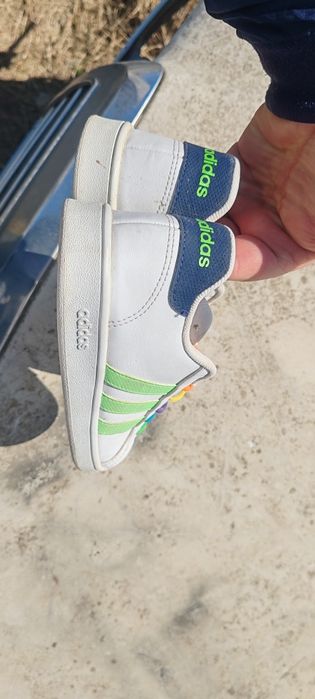 Adidasi adidas originali fete domnisoare femei marimea 36