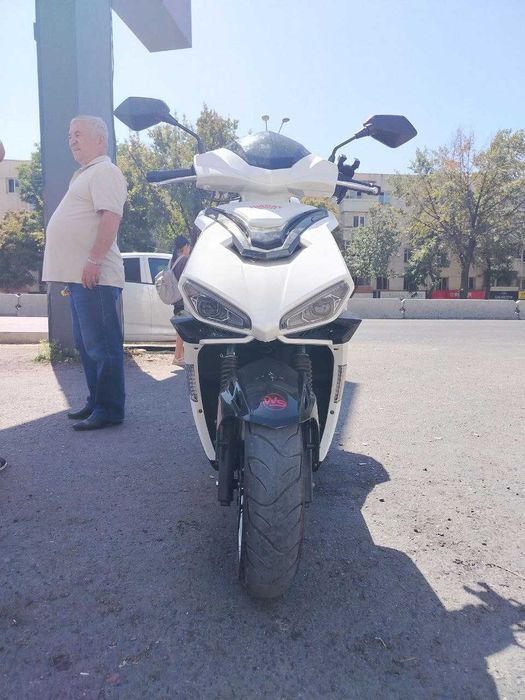 Скутер мопет мотоцикл