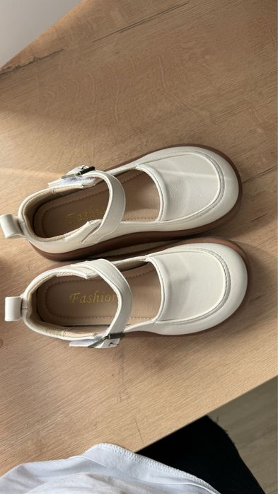 Новые туфли дешево 4000 тенге