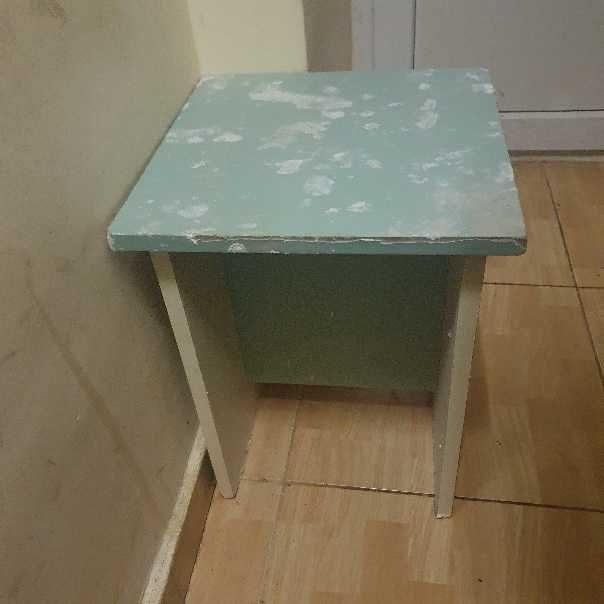 Scaun Scaunel Taburet Taburete patrat din pal cu intaritor in mijloc pt bucatarie hol terasa gradina de vara sau pt lucru, zugravit, slefuit urcat etc