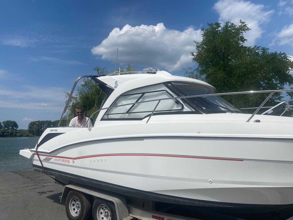 Ambarcatiune Beneteau Antares 7 - 160 ore, echipare completa, peridoc