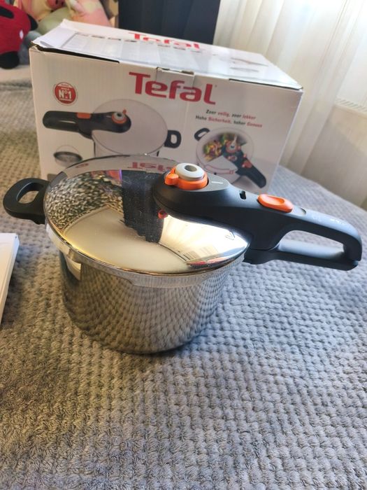 Oală sub presiune Tefal Secure Click 6L cu accesoriu pentru gătire la aburi nouă în cutie