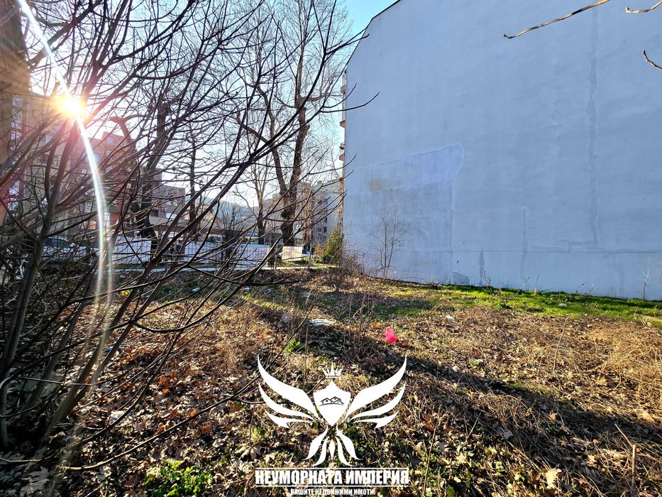 Под наем земя, парцел, паркинг 376кв.м. в Асеновград, първа линия