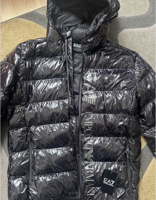 Vând geacă EA7 Emporio Armani