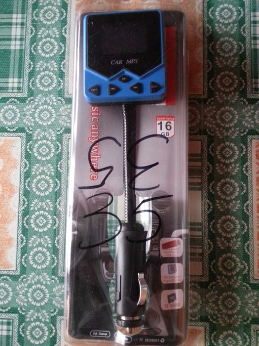 Modulator /Mp3 auto cu telecomanda si ecran LCD, USB si CARD