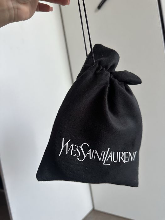 Curea Yves Saint Laurent
