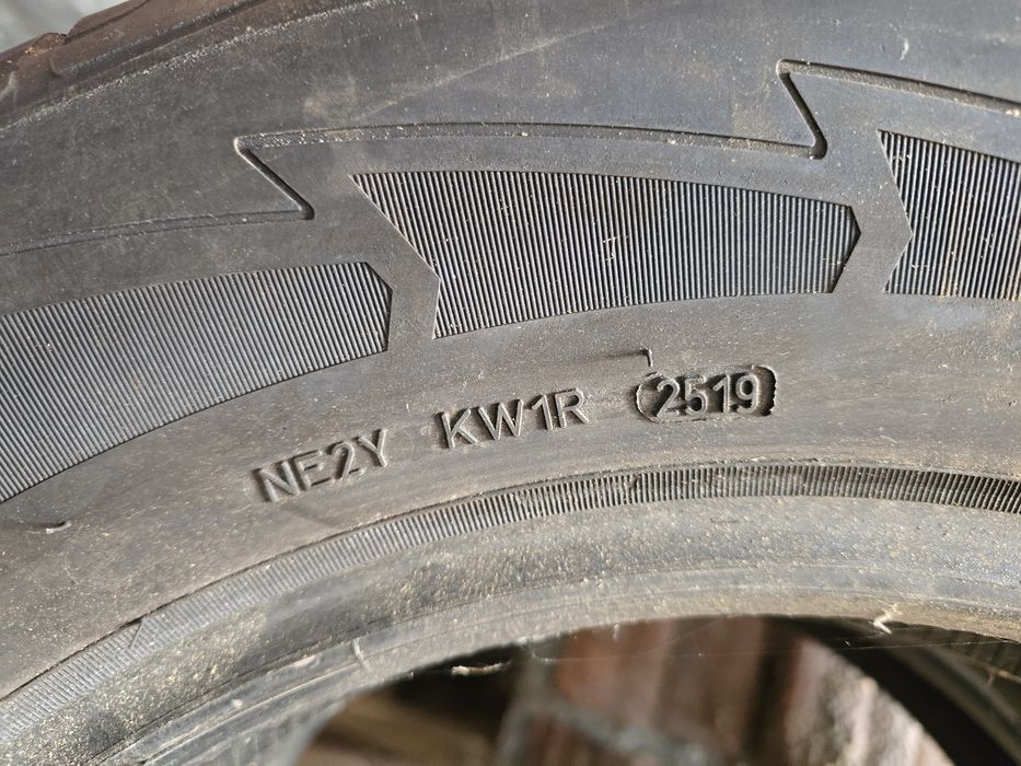 Anvelope 225 60 r18 iarna Goodyear