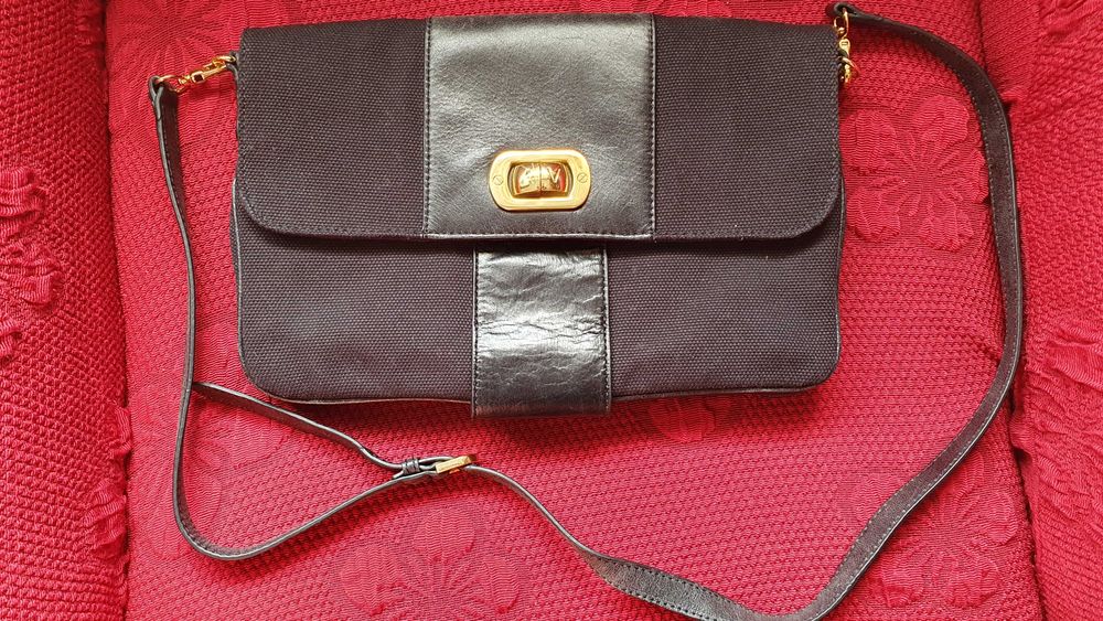 Дамска чанта Adrienne Vittadini и ДРУГИ Чанти