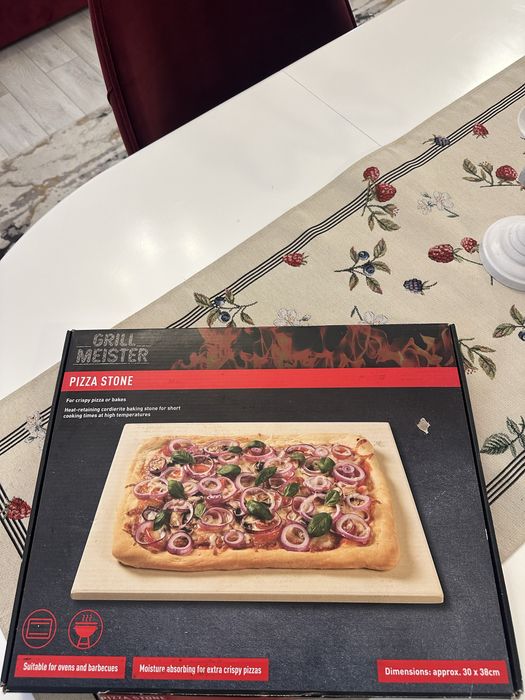 Tablouri/Birou/Hamac/Sticla bar/Piatra pizza/Covor Alb/Fotolii