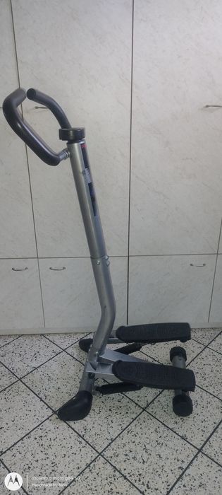 Домашен фитнес степер с дръжка и дисплей