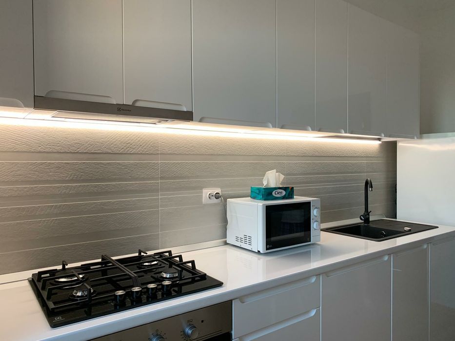 Bucatarie mdf cu frezare de maner