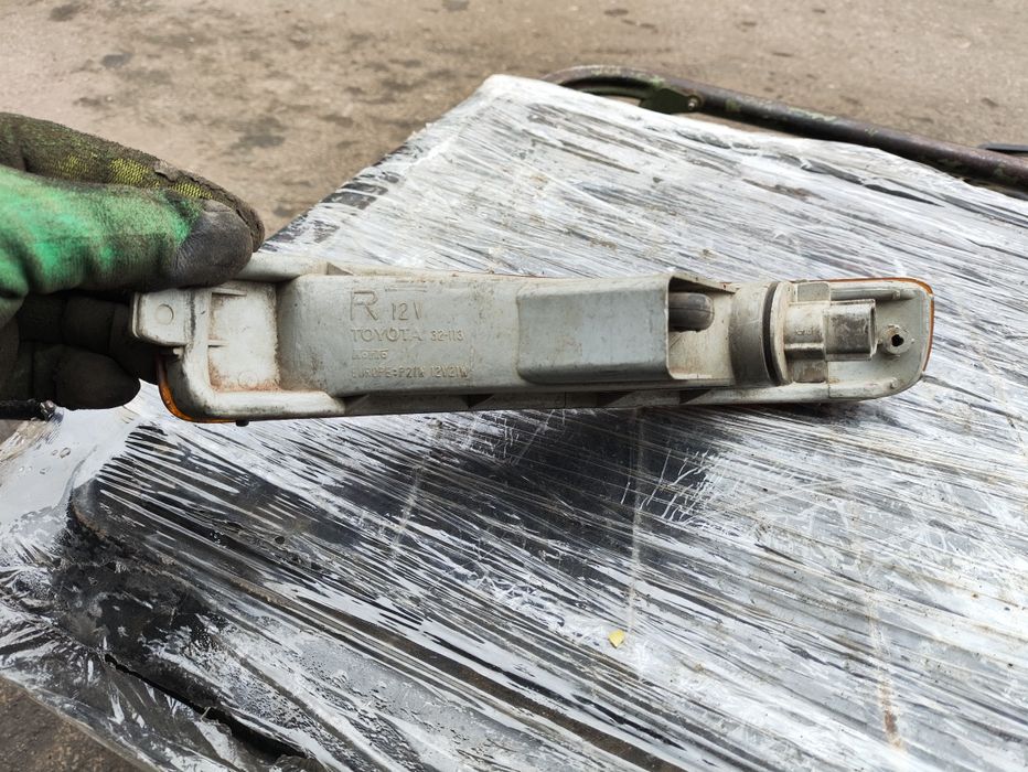 Поворотники Тойота