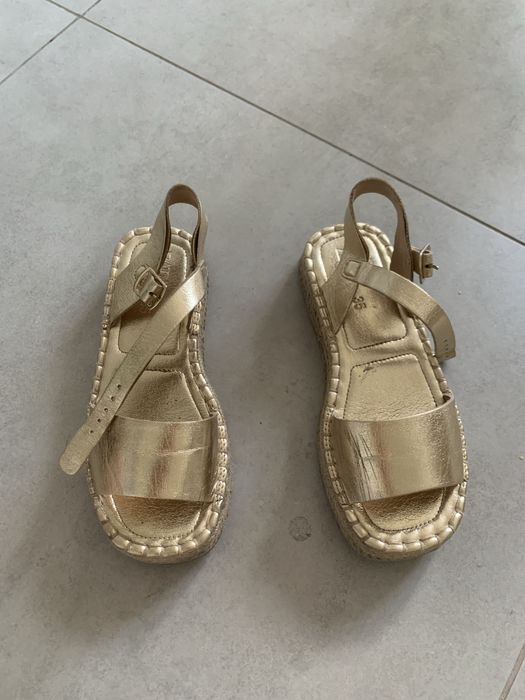 Босоножки на девочку