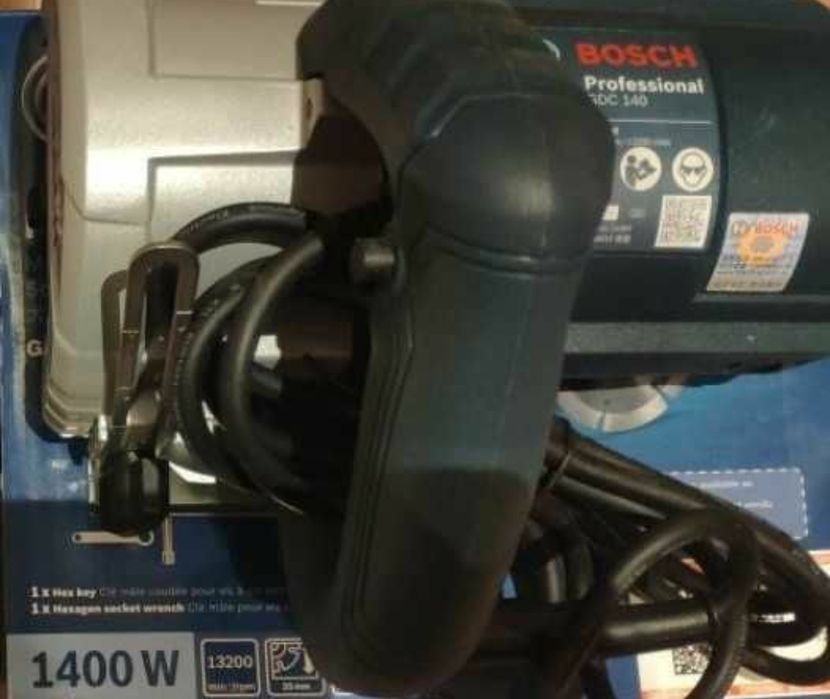 Ръчен циркуляр за сухо рязане на плочки BOSCH 1400W