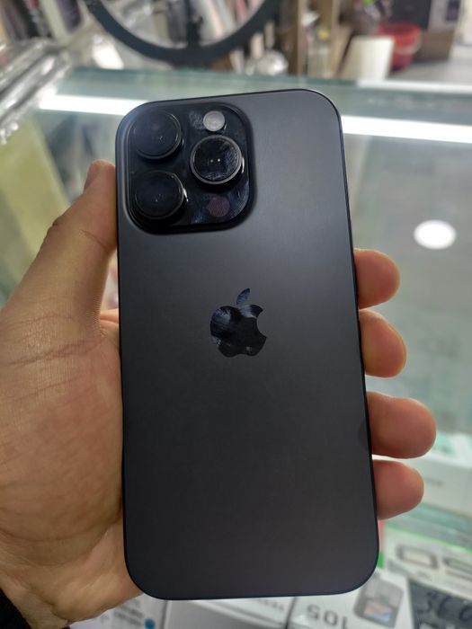 iPhone 16 pro black