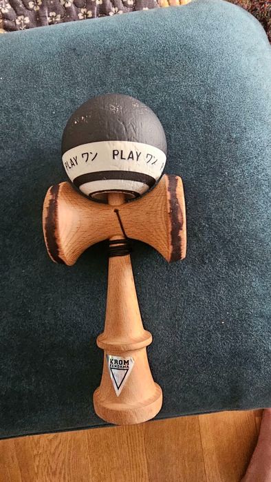 Kendama Krom Sweets
