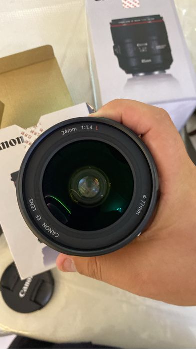 Canon 24mm 1.4 срочно
