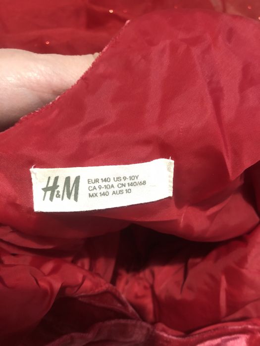 Платье праздничное на девочку лет 7-8-9-10