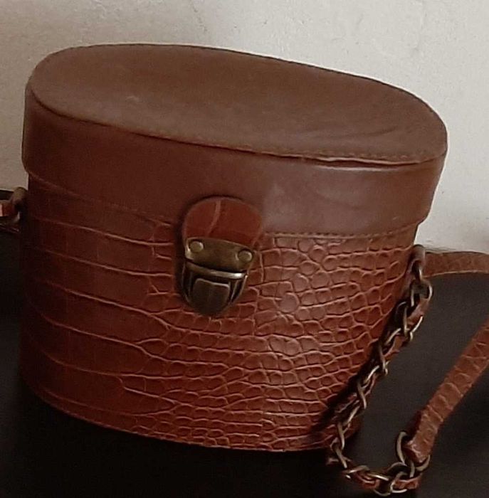 Оригинални  свещници ,-нови и оригинална ,нова чантичка